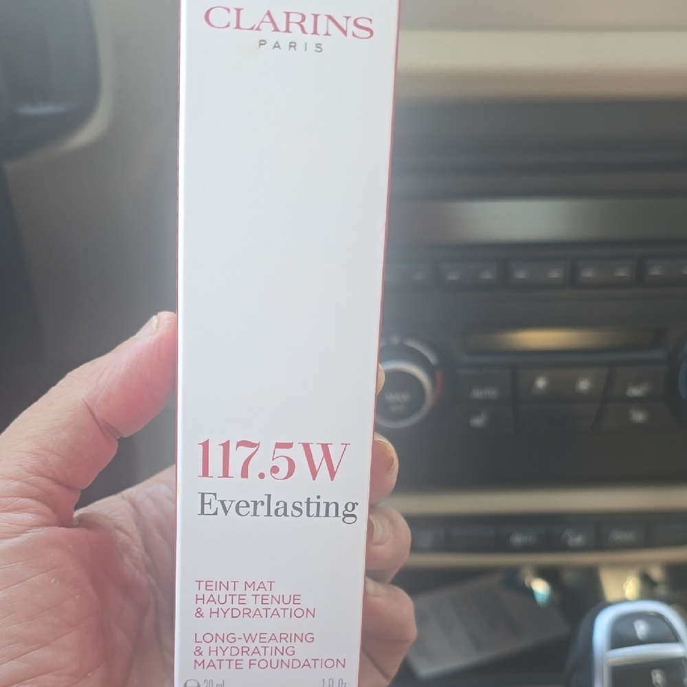 Clarins everlasting foundation